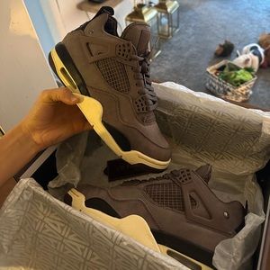 A Ma Maniere Jordan 4s